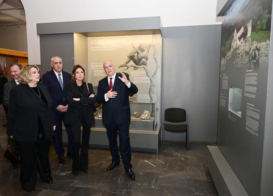 Azərbaycanın birinci xanımı Tbilisidə Gürcüstan Milli Muzeyində olub - FOTO