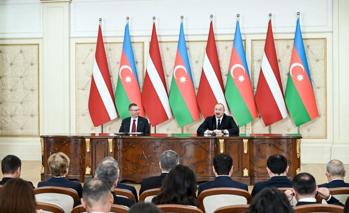 Prezidentlər mətbuata bəyanatlarla çıxış etdilər