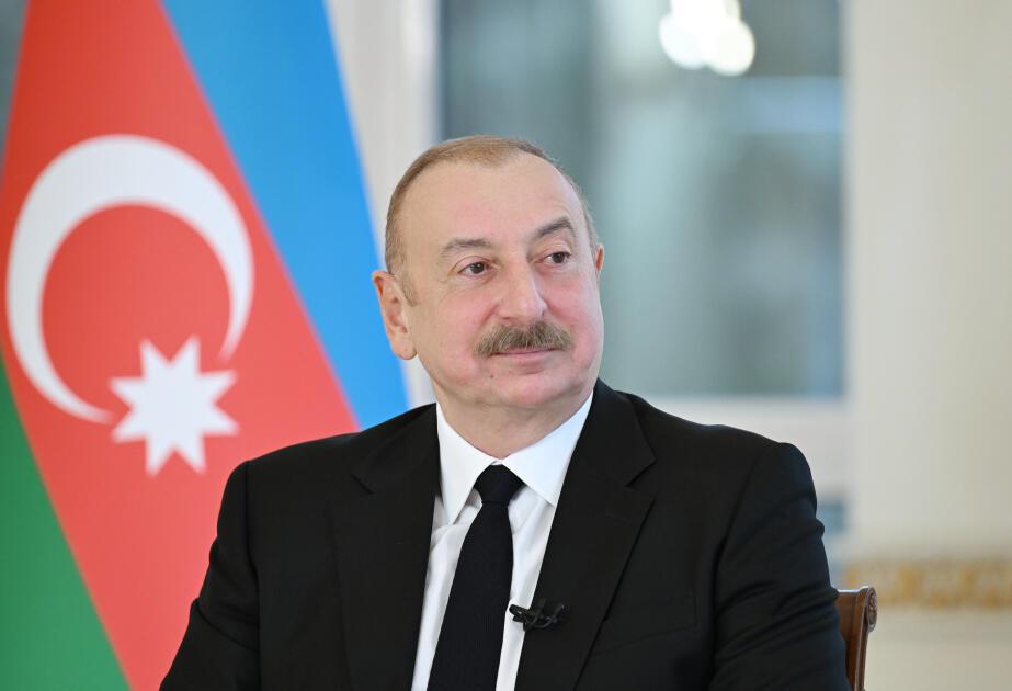 Prezident bu idmançılara ev verdi
