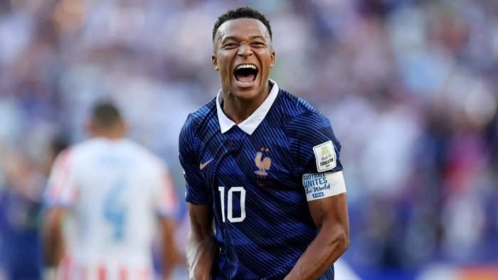 Mbappe dünya çempionatlarının tarixinə düşdü Mbappe dünya çempionatlarının tarixinə düşdü