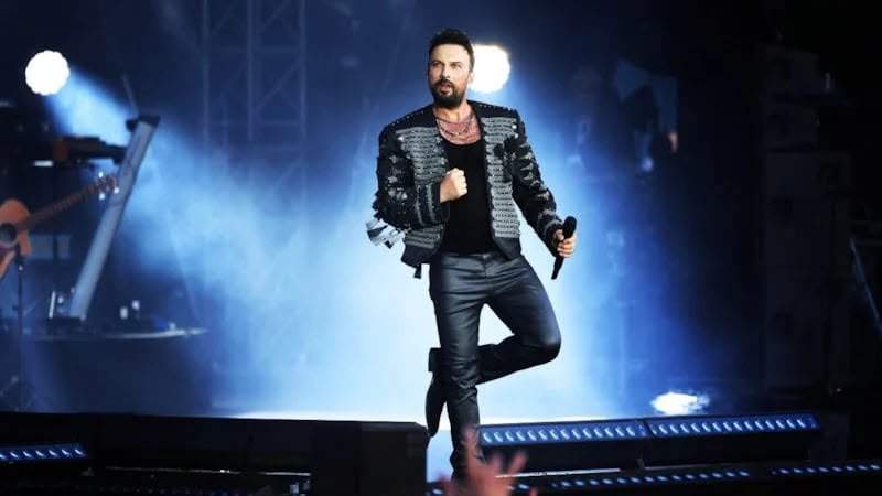 Meqastar Tarkan imicini dəyişdi Meqastar Tarkan imicini dəyişdi